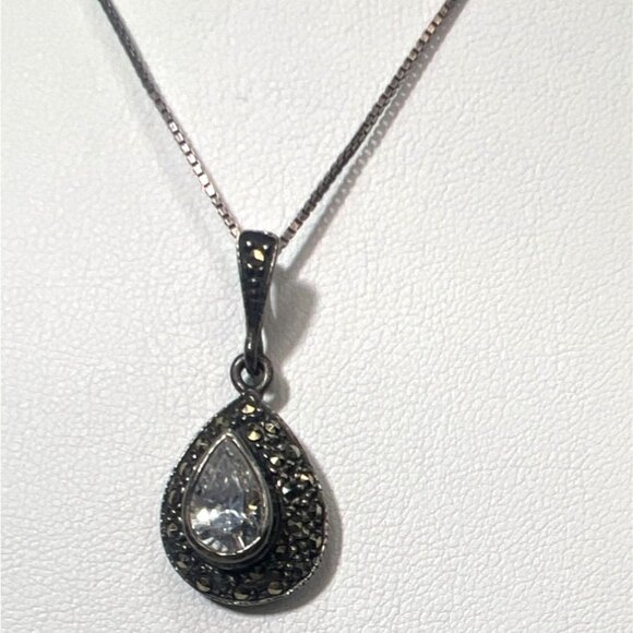 925 Sterling Silver Teardrop Pendant Necklace Marcasite Cubic Zirconia Gemstones - Picture 8 of 10